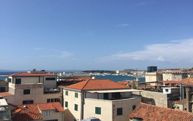 Banica Apartments & Rooms