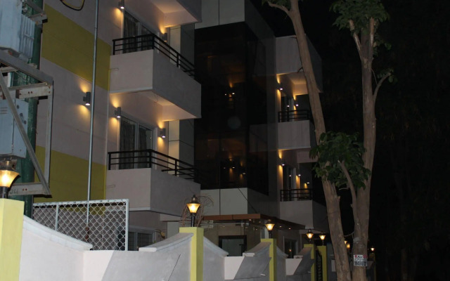 Maple Suites