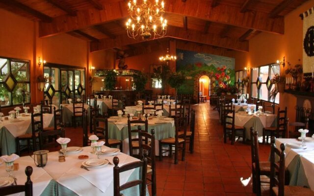 Hotel Rancho El 7