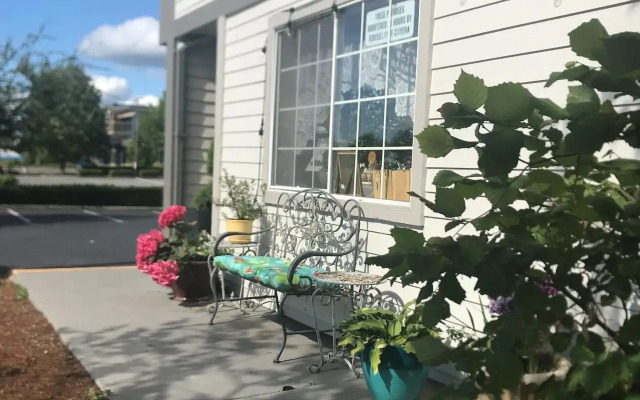 Tulip Inn