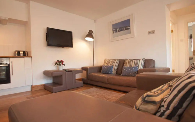 Just B - Apartment 4