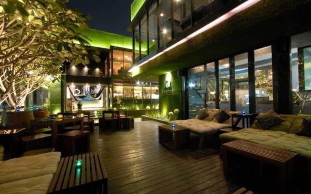 Grass Suites Thonglor