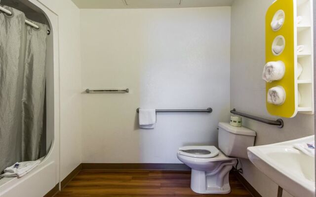 Motel 6