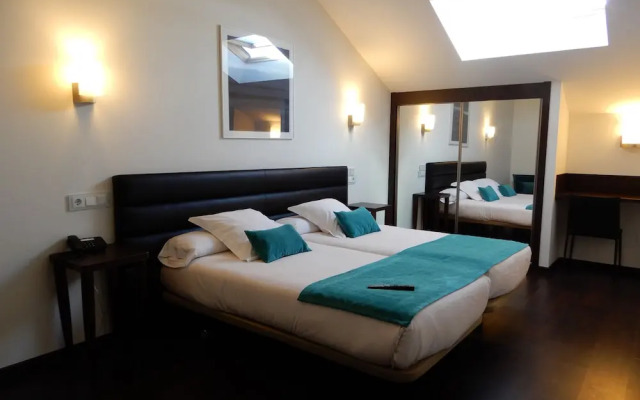 Hotel Villa Rosario II, Edificio Moderno