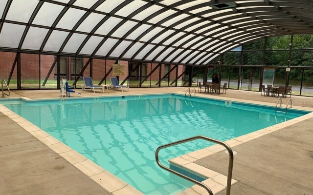 Ramada Williamsburg East Busch Gardens Area