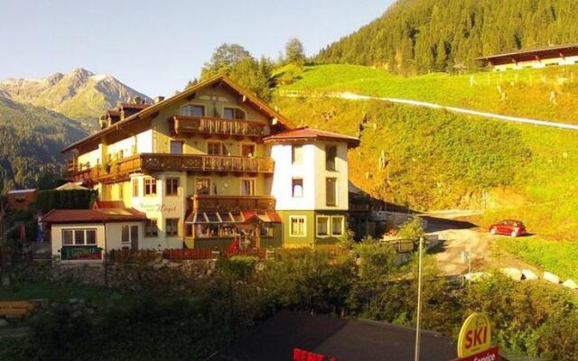 Landhaus am Hügel