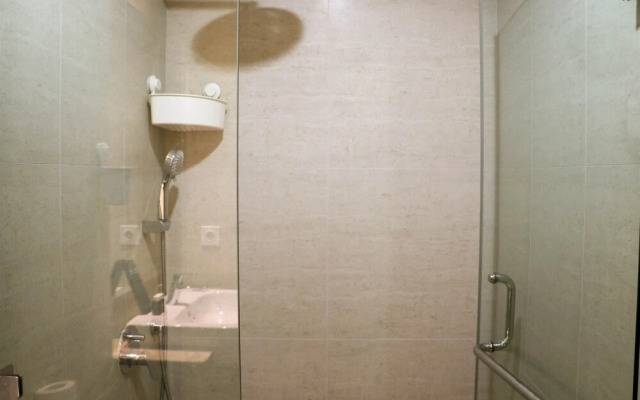 Nice And Stylist Studio At Gold Coast Apartment