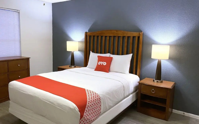 OYO Apartments at Eden Pointe