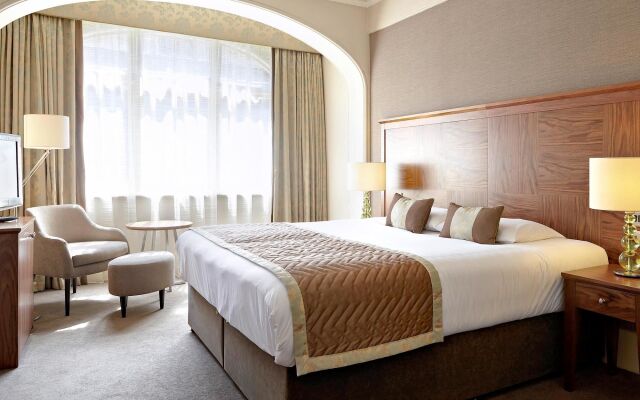 Bush Hotel Farnham