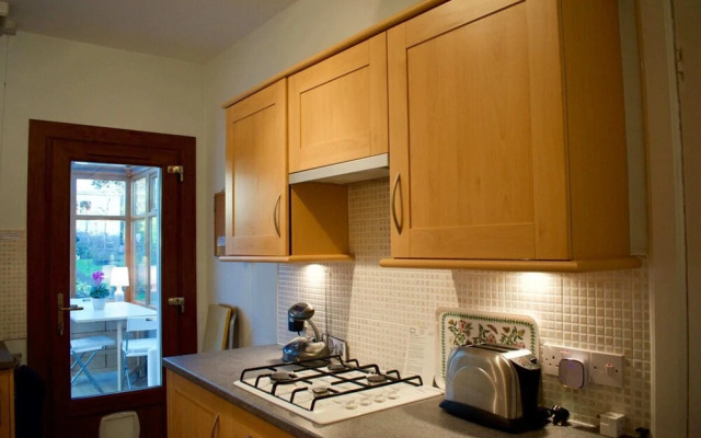 2 Bedroom House with Views of Arthurs Seat