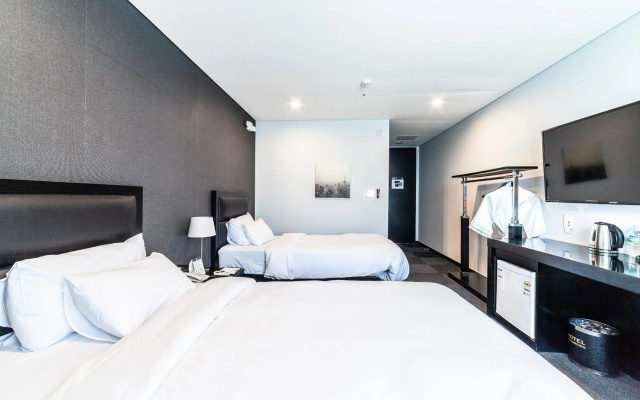 Gangneung Tourist Hotel