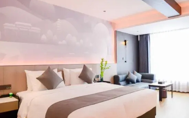 Leroy Hotel