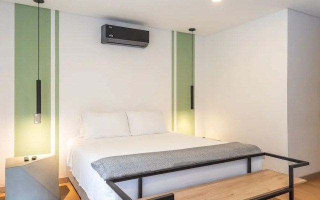 Spectacular 3 BR w/ Balcony in Laureles Medellín