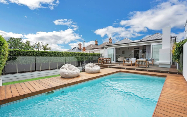 Cowan Street Home by Urban Rest