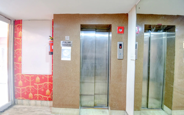 FabHotel Raj City Center 2