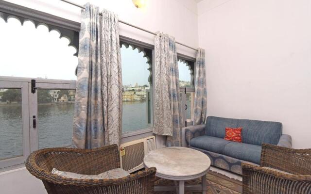 Hotel Sarovar on Lake Pichola