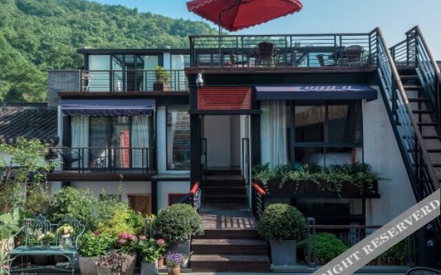 Qushe Light Luxury Hotel