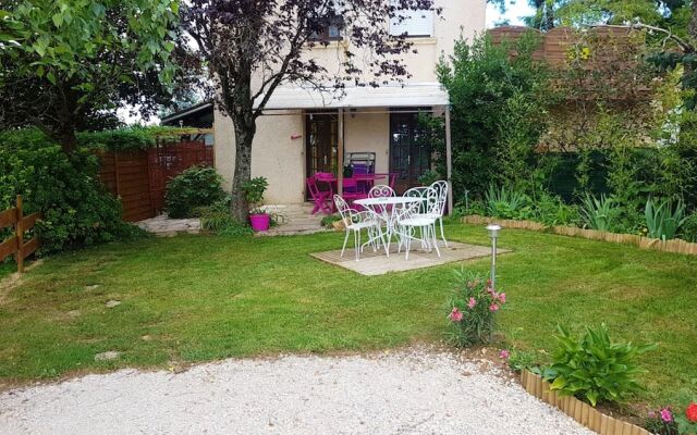 House With one Bedroom in Villeneuve, With Enclosed Garden and Wifi