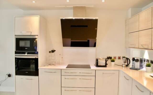 Luxurious Central Edinburgh Apartment - Sleeps 6
