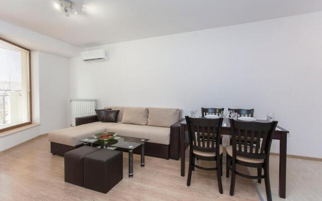 Modern and Bright Apartments Near Center