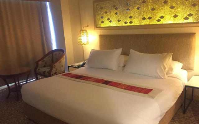 Ploy Palace Hotel