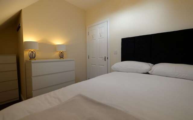 Contemporary Holiday Home in Coventry Near Fargo Village