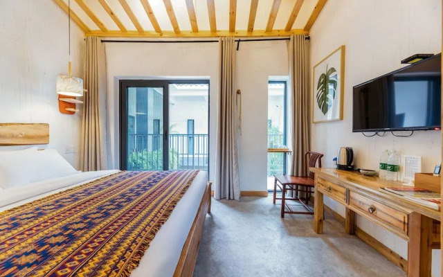 Floral Hotel Chongzhou Lilv