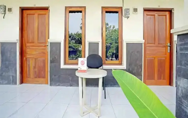 OYO 90860 Tunjung Sari 8