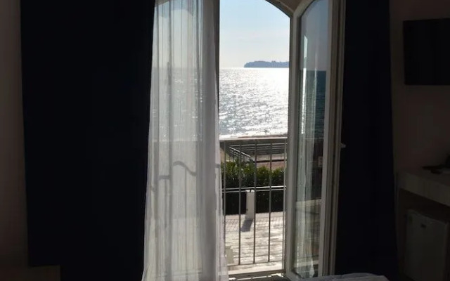 Klaton Beach Hotel