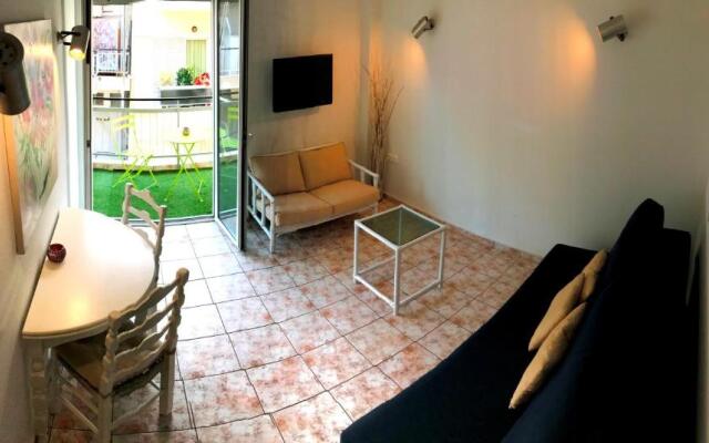 100m from the beach cosy apartment