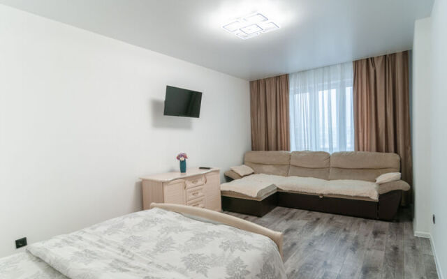 Apartments Home Day on the street Matrosova, 36