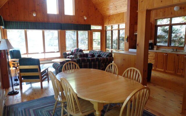 Port Cunnington Lodge & Resort