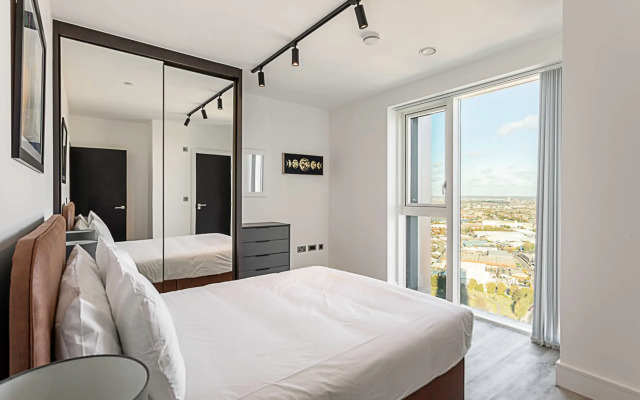 Beautiful 2 Bed Icon Tower Flat 5