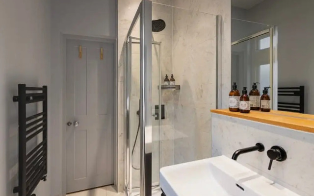 St Catherine s Hospital - Superior Apartment