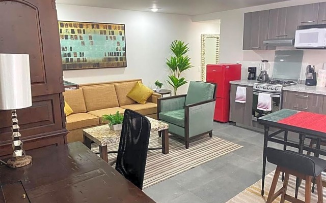 GRAN UBICACIÓN, en la zona de SANTA FE, KING BED