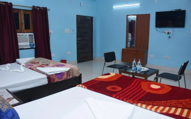 Hotel Anand Lok