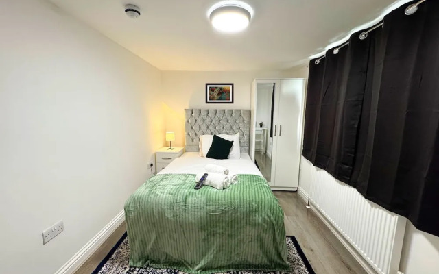 Heathrow Lodge B&B