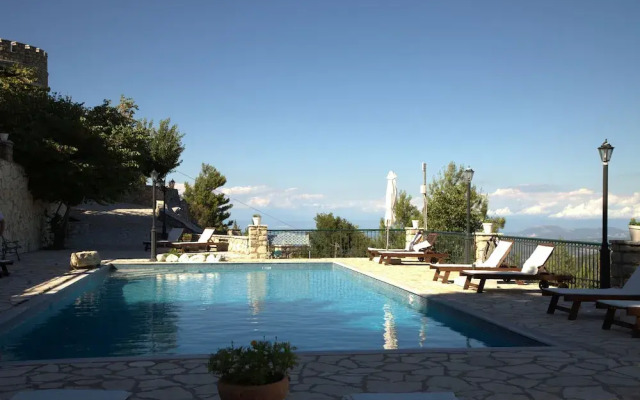 Estate Dafnopanagia Luxury Apartment