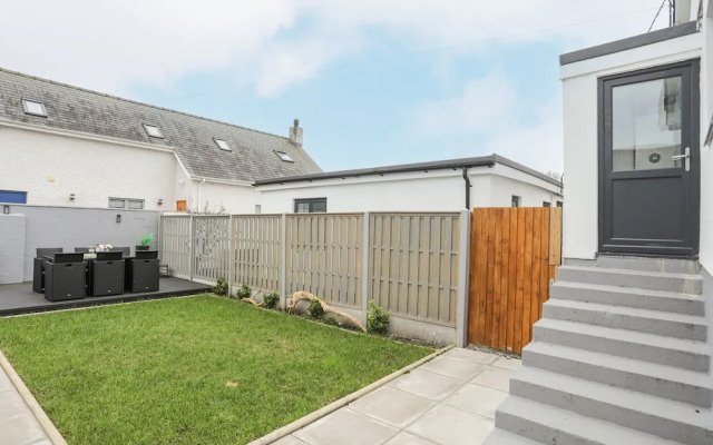 Clydfan, No 1 Trearddur Road
