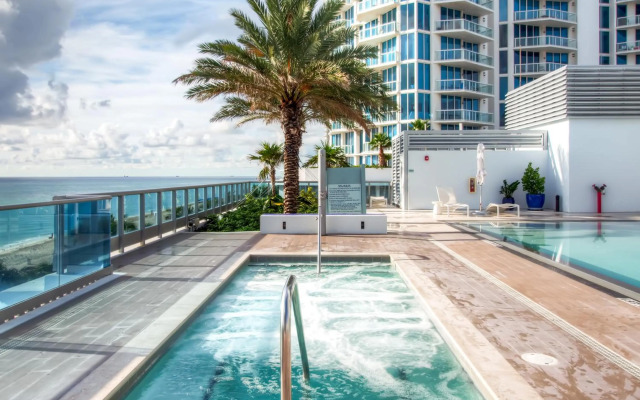 Churchill Suites Monte Carlo Miami Beach