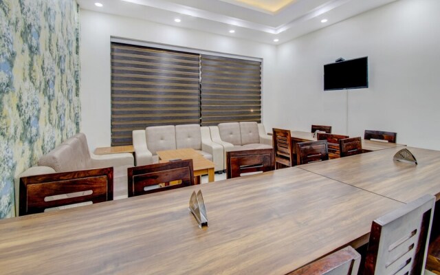 Capital O 30699 Lrc Hotel And Banquet