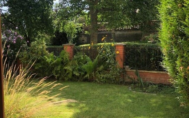 The Green Garden Apartment