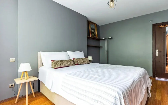 Duplex Flat w Panoramic Bosphorus View and Terrace