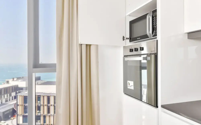 Premium 2 plus1BR condo Bluewater Island