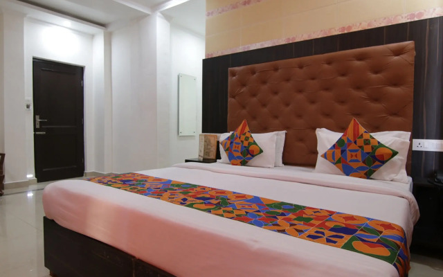 OYO 10322 Hotel Raja Palace