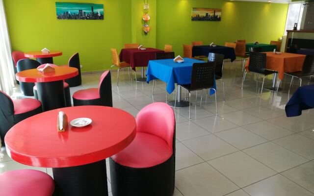 Отель Windsor Plaza