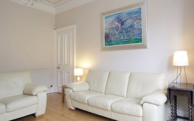 2 Bedroom Stockbridge Apartment