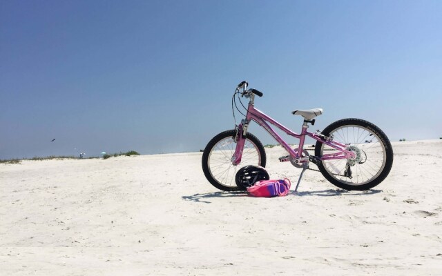 1221 Beachview by Hodnett Cooper