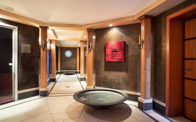 Adula Hotel