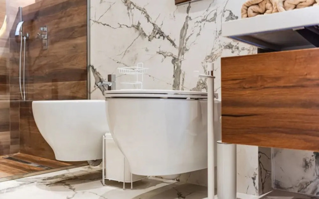 Villa Serenity Luxury Lakeside Manor